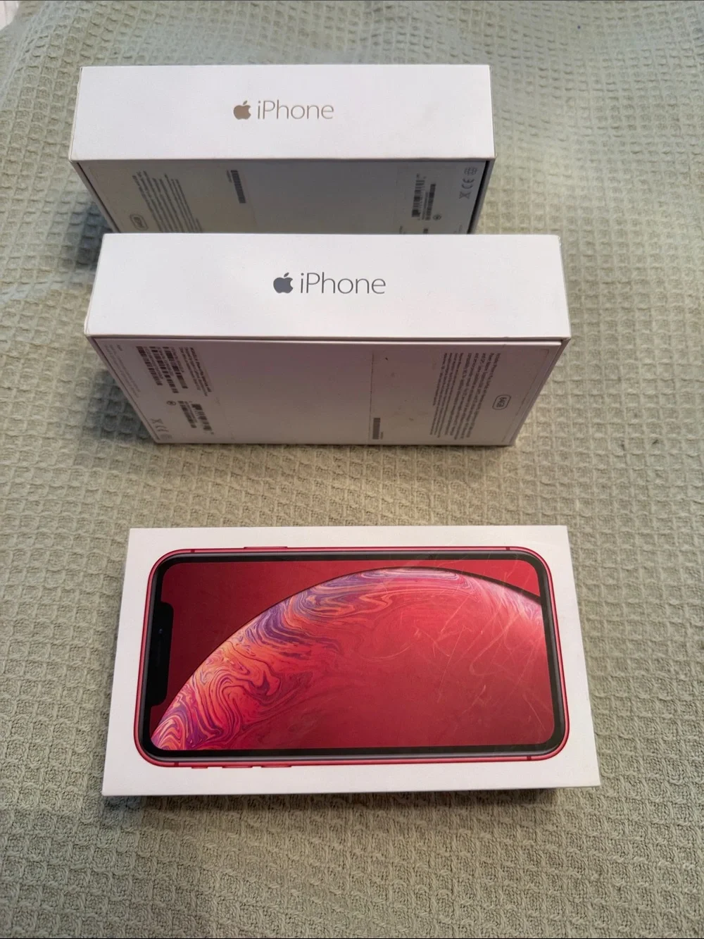 Apple iPhone Red Front-Display Retail Box